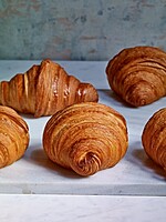 FROZEN - PARVE - Croissant White Chocolate (5kg/11lb)