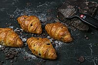FROZEN - PARVE -Chocolate Chips Croissant (5kg/11lbs)